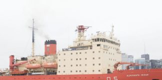 El Almirante Irízar llega al Puerto de Bahía Blanca y se va a poder visitar