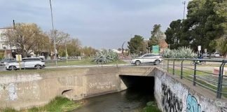 Se viene El Niño: en Bahía revisan con botes y buzos el entubado del arroyo Napostá