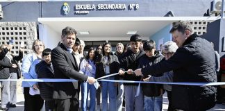 Kicillof pasó por Villarino para inaugurar una escuela y un acueducto