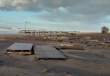 La marejada provocó daños en la rambla de Marisol